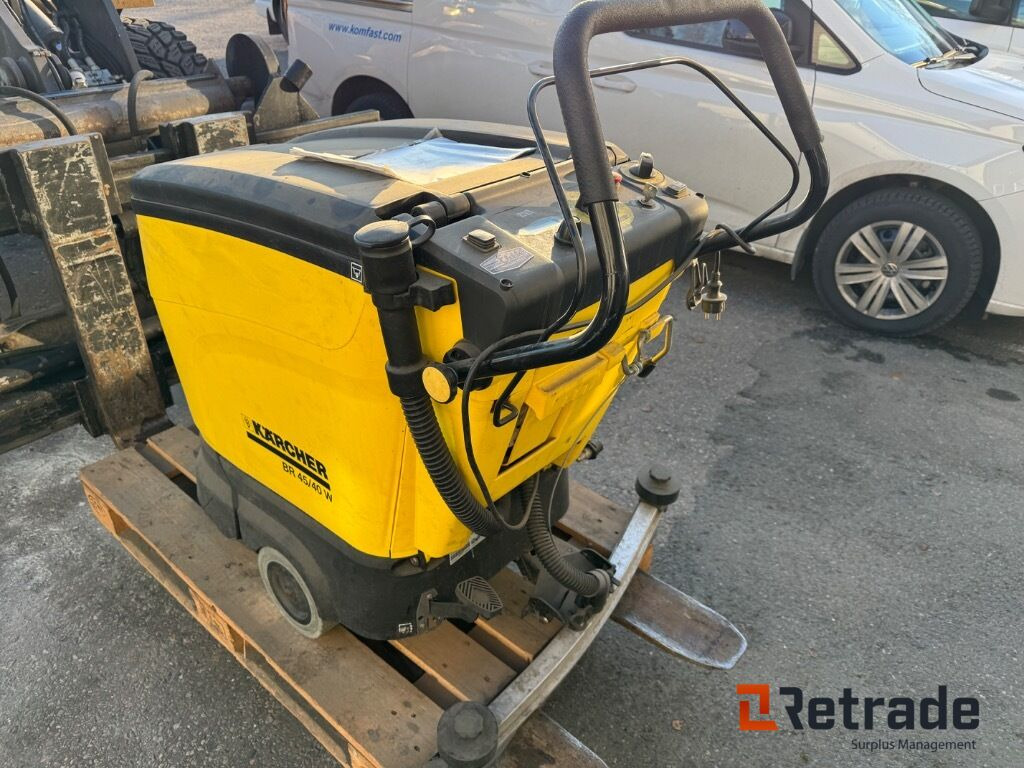 Skurmaskin Kärcher BR 45/40 W - Grindų plovimo mašina: foto 2 Skurmaskin Kärcher BR 45/40 W - Grindų plovimo mašina: foto 2