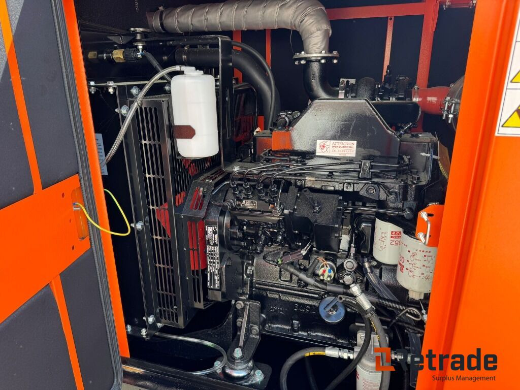 Statybinė technika Generator Ubrugt Cummins 50kVA diesel nødstrømsgenerator: foto 9