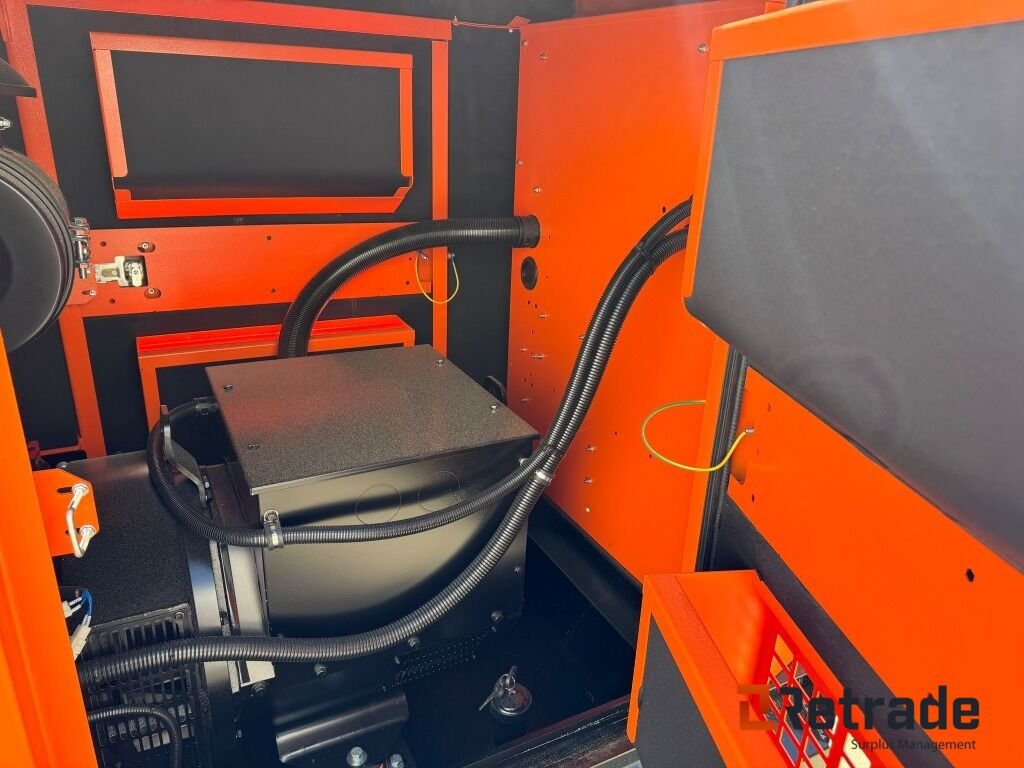 Statybinė technika Generator Ubrugt Cummins 50kVA diesel nødstrømsgenerator: foto 6