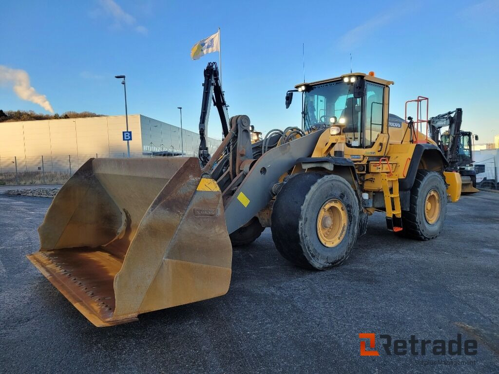 Hjullastare Volvo L 180H med skopa - Statybinė technika: foto 1 Hjullastare Volvo L 180H med skopa - Statybinė technika: foto 1