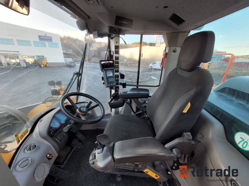 Hjullastare Volvo L 180H med skopa - Statybinė technika: foto 5 Hjullastare Volvo L 180H med skopa - Statybinė technika: foto 5