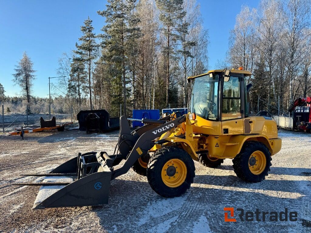 Hjullastare Volvo L30G med redskap - Statybinė technika: foto 1 Hjullastare Volvo L30G med redskap - Statybinė technika: foto 1