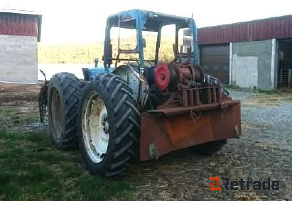 Traktor County County 754 4x4 - Traktorius: foto 1 Traktor County County 754 4x4 - Traktorius: foto 1