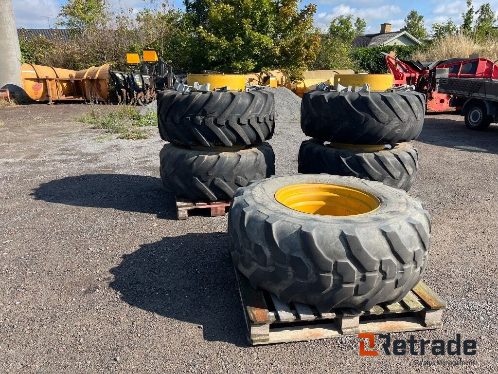 Tvillingmontering dæk og fælge med beslag til Hydrema rendegraver. - Statybinė įranga: foto 2 Tvillingmontering dæk og fælge med beslag til Hydrema rendegraver. - Statybinė įranga: foto 2