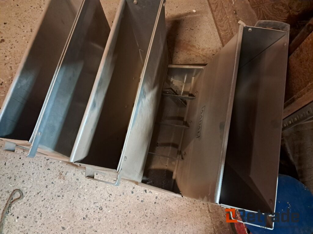 Foderautomater 3 stk Aadal - Žemės ūkio technika: foto 3 Foderautomater 3 stk Aadal - Žemės ūkio technika: foto 3