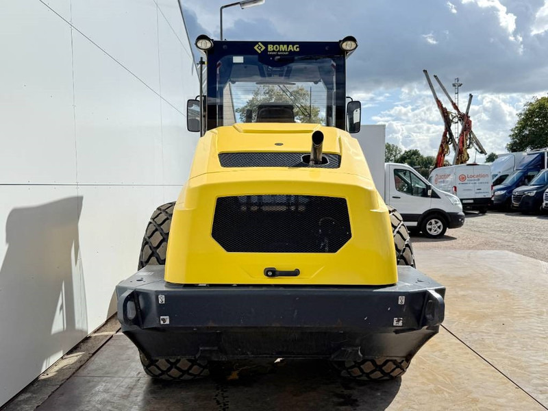 Bomag BW211DH-5 - German Machine / Only 1311 Hours - Volas: foto 4 Bomag BW211DH-5 - German Machine / Only 1311 Hours - Volas: foto 4