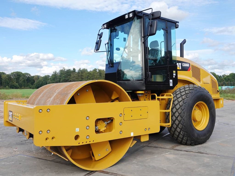 Cat CS66B - CE Certified / Low Hours - Volas: foto 2 Cat CS66B - CE Certified / Low Hours - Volas: foto 2