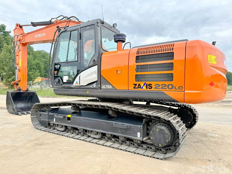 Hitachi ZX220LC-5G / 2025 ULTRA MODEL / ISUZU ENGINE - Vikšrinis ekskavatorius: foto 3 Hitachi ZX220LC-5G / 2025 ULTRA MODEL / ISUZU ENGINE - Vikšrinis ekskavatorius: foto 3