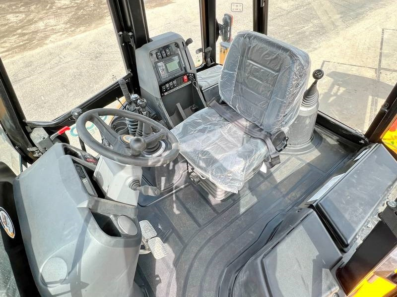 JCB 3DX / 3CX Plus 4WD - 4/1 Bucket / Hammer Lines - Ekskavatorius-krautuvas: foto 5 JCB 3DX / 3CX Plus 4WD - 4/1 Bucket / Hammer Lines - Ekskavatorius-krautuvas: foto 5