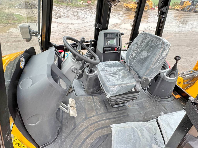 JCB 3DX / 3CX Plus 4WD - New / Unused / Hammer Lines - Ekskavatorius-krautuvas: foto 5 JCB 3DX / 3CX Plus 4WD - New / Unused / Hammer Lines - Ekskavatorius-krautuvas: foto 5