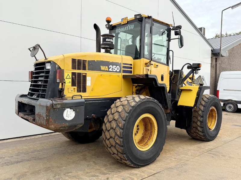Komatsu WA250-5 - Dutch Machine / 3rd Function - Ratinis krautuvas: foto 5 Komatsu WA250-5 - Dutch Machine / 3rd Function - Ratinis krautuvas: foto 5