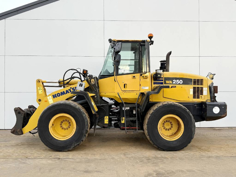 Komatsu WA250-5 - Dutch Machine / 3rd Function - Ratinis krautuvas: foto 1 Komatsu WA250-5 - Dutch Machine / 3rd Function - Ratinis krautuvas: foto 1