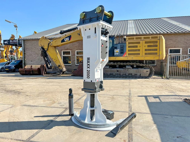 Maxx 2000 hammer / 18-26 ton /hydraulic breaker / - Hidraulinis kūjis - Statybinė technika: foto 4 Maxx 2000 hammer / 18-26 ton /hydraulic breaker / - Hidraulinis kūjis - Statybinė technika: foto 4