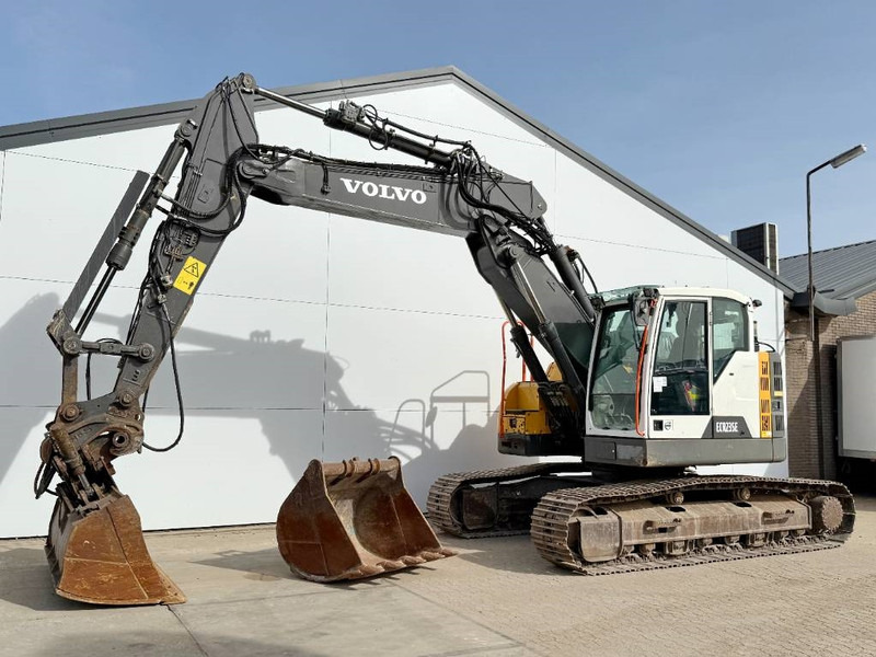 Volvo ECR235EL - Triple Boom / 2 Buckets Included - Vikšrinis ekskavatorius: foto 2 Volvo ECR235EL - Triple Boom / 2 Buckets Included - Vikšrinis ekskavatorius: foto 2