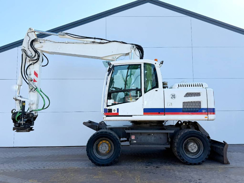 Volvo EW160D - Tiltrotator / Triple Boom / Auto Lube - Ratinis ekskavatorius: foto 1 Volvo EW160D - Tiltrotator / Triple Boom / Auto Lube - Ratinis ekskavatorius: foto 1