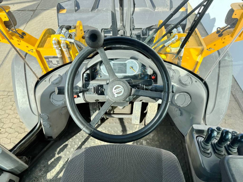 Ratinis krautuvas Volvo L120H - 3rd Function / Weight System: foto 9