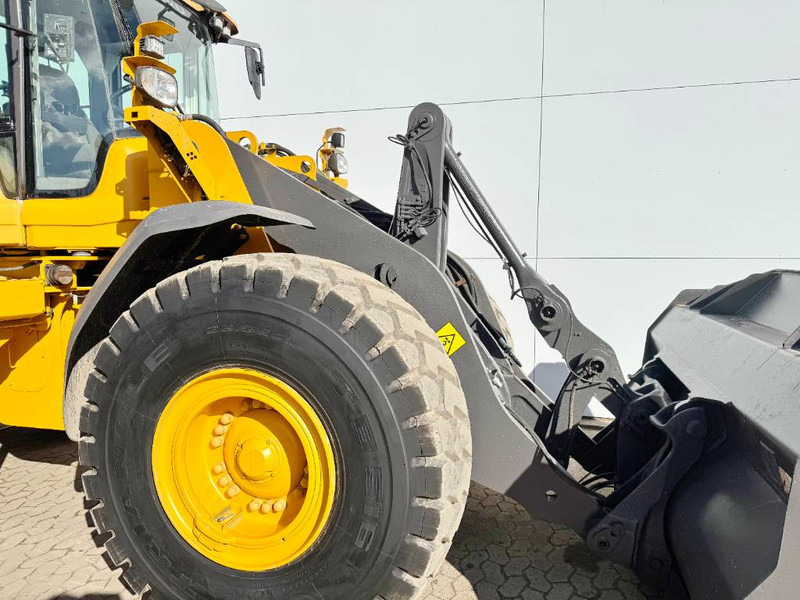 Ratinis krautuvas Volvo L120H - 3rd Function / Weight System: foto 16