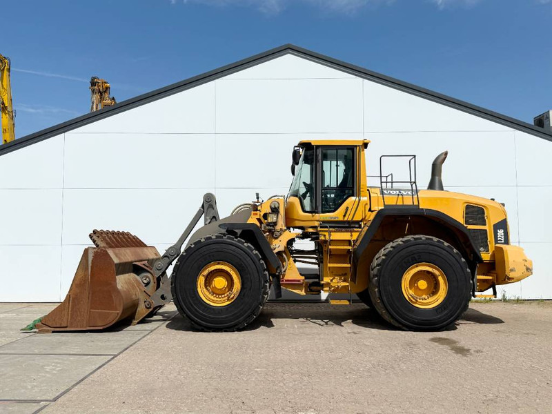 Volvo L220G - German Machine / 3rd Function / Auto Lube - Ratinis krautuvas: foto 1 Volvo L220G - German Machine / 3rd Function / Auto Lube - Ratinis krautuvas: foto 1