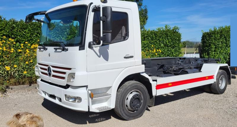 Mercedes Atego - Nuožulnaus pakėlimo ant platformos sunkvežimis: foto 2 Mercedes Atego - Nuožulnaus pakėlimo ant platformos sunkvežimis: foto 2
