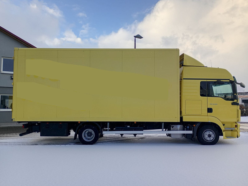 MAN Koffer 8.220 TGL Euro 6 2X Schlafplatz AHK - Furgonas sunkvežimis: foto 4 MAN Koffer 8.220 TGL Euro 6 2X Schlafplatz AHK - Furgonas sunkvežimis: foto 4