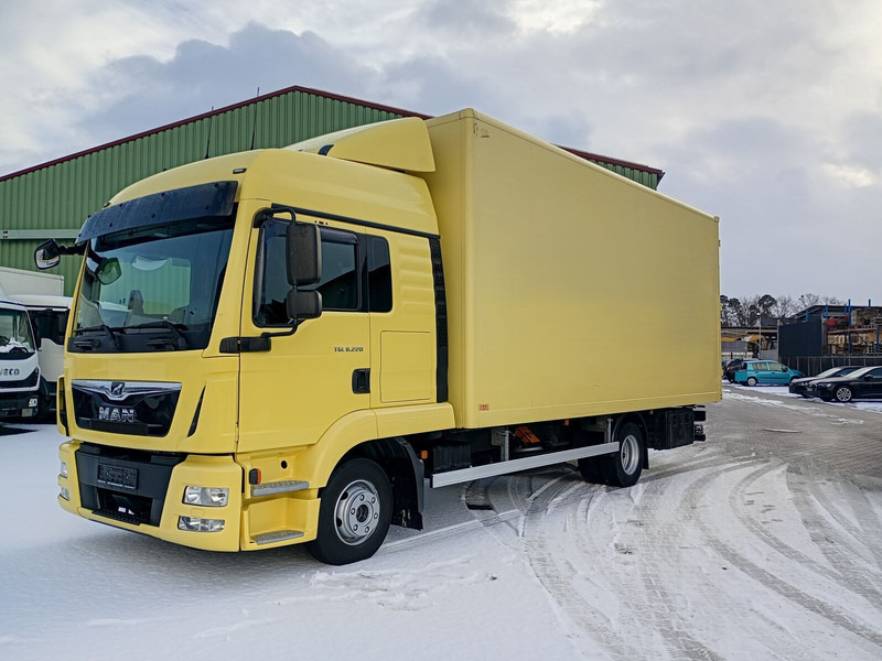 MAN Koffer 8.220 TGL Euro 6 2X Schlafplatz AHK - Furgonas sunkvežimis: foto 1 MAN Koffer 8.220 TGL Euro 6 2X Schlafplatz AHK - Furgonas sunkvežimis: foto 1