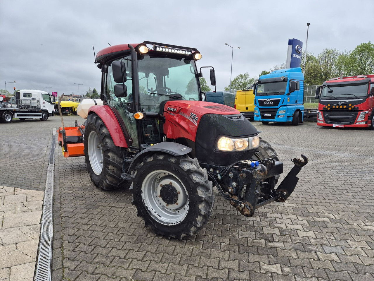 Case IH Farmall 75 / 2022 / Only 1853 MTH / Sweeper + Plow Extra / 1 OWN - Traktorius: foto 1 Case IH Farmall 75 / 2022 / Only 1853 MTH / Sweeper + Plow Extra / 1 OWN - Traktorius: foto 1