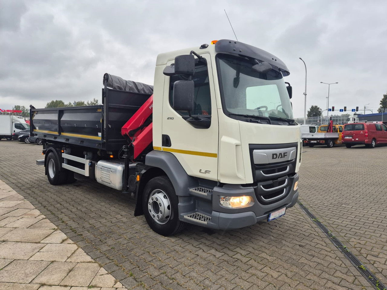 DAF LF 210 HDS HMF / Kipper / Like NEW - Savivartis sunkvežimis, Sunkvežimis su kranu: foto 4 DAF LF 210 HDS HMF / Kipper / Like NEW - Savivartis sunkvežimis, Sunkvežimis su kranu: foto 4