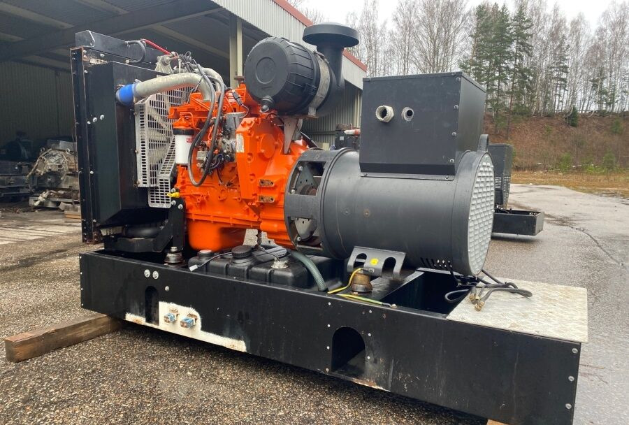 Diversen ECP34 2S4 - Iveco Engine,126kVA,New oils, filters, Mecc Alte ECP34 2S4 - Iveco Engine,126kVA,New oils, filters, Like New - Elektrinis generatorius: foto 1 Diversen ECP34 2S4 - Iveco Engine,126kVA,New oils, filters, Mecc Alte ECP34 2S4 - Iveco Engine,126kVA,New oils, filters, Like New - Elektrinis generatorius: foto 1