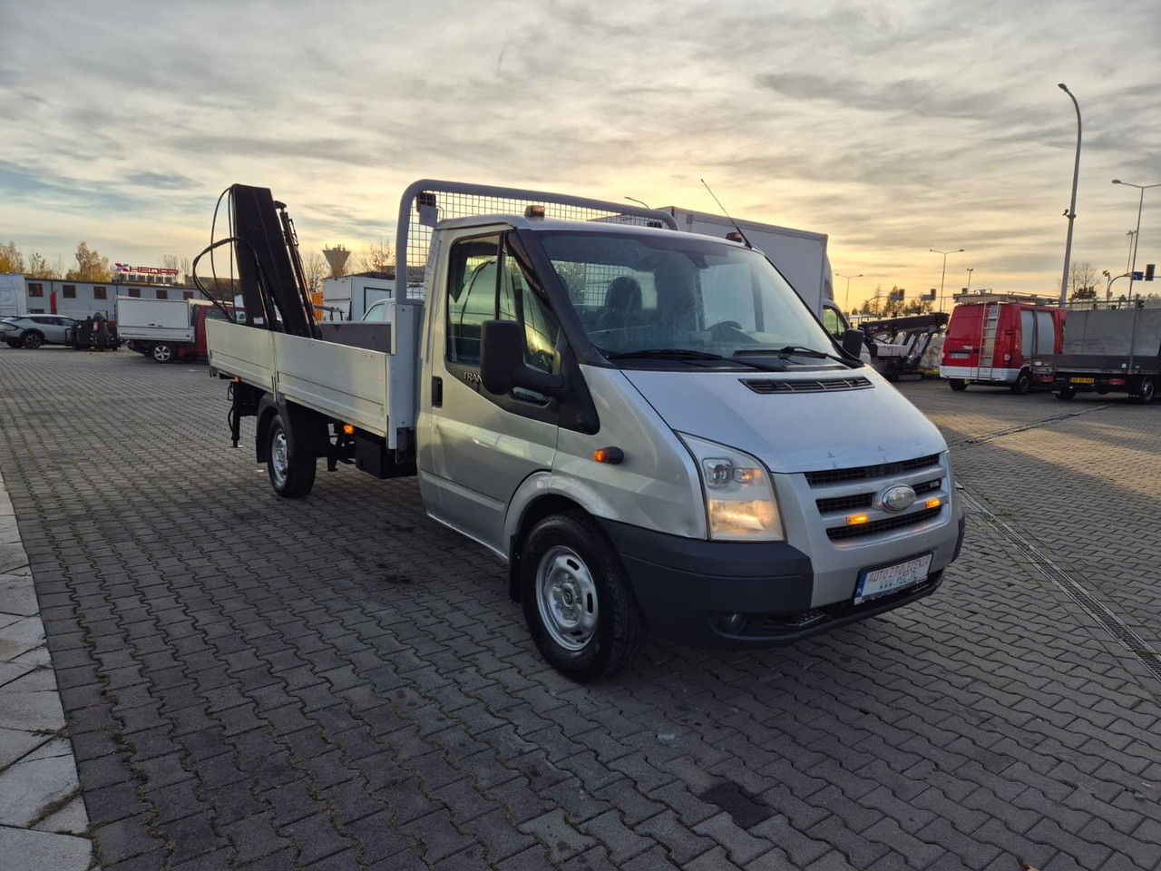 Ford Transit 350 2.4 TDCi / HDS Hiab / 1 Owner / Serviced - Bortinis automobilis: foto 4 Ford Transit 350 2.4 TDCi / HDS Hiab / 1 Owner / Serviced - Bortinis automobilis: foto 4