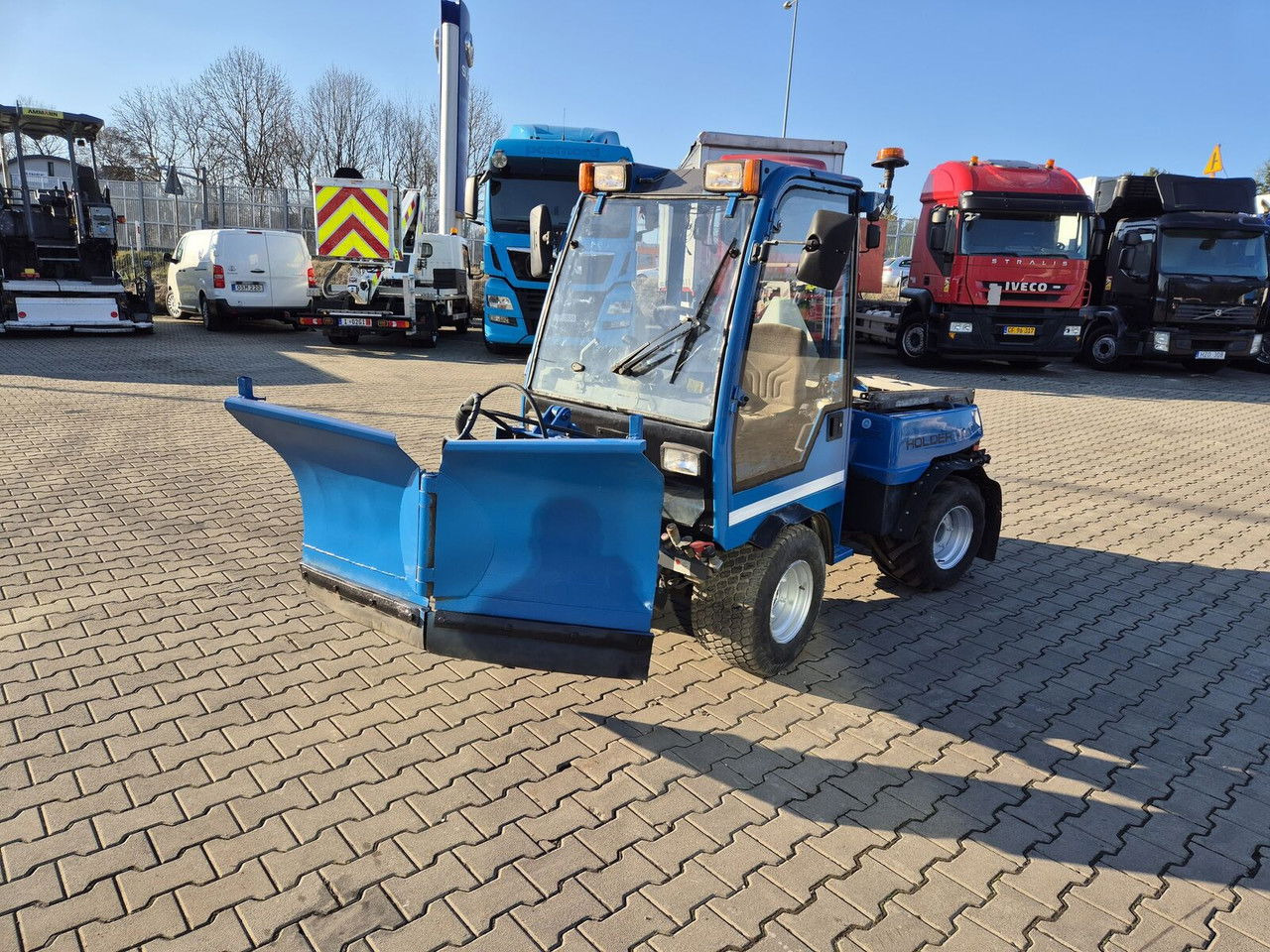 Holder C245 4WD / Tool carrier / Snow plow / PTO Front AN D Rear / 4X4 / Holder C245 4WD / Tool carrier / Snow plow / PTO Front AN D Rear / 4X4 / - Komunalinis traktorius: foto 2 Holder C245 4WD / Tool carrier / Snow plow / PTO Front AN D Rear / 4X4 / Holder C245 4WD / Tool carrier / Snow plow / PTO Front AN D Rear / 4X4 / - Komunalinis traktorius: foto 2