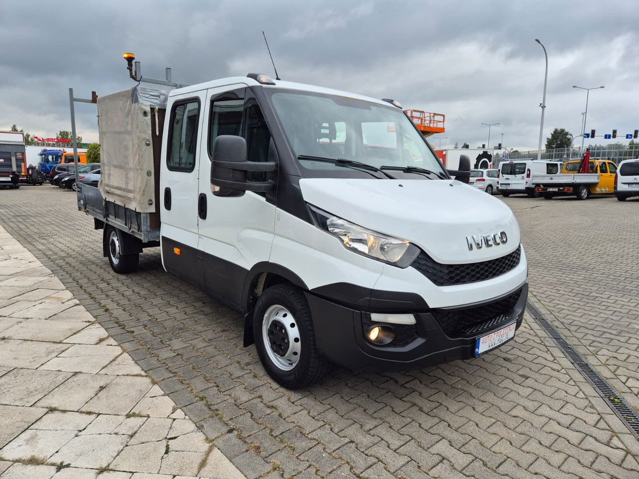 Iveco Daily 35 35S15 / Doka / 1 Owner / LOW KM / 7 Seats - Bortinis automobilis: foto 4 Iveco Daily 35 35S15 / Doka / 1 Owner / LOW KM / 7 Seats - Bortinis automobilis: foto 4