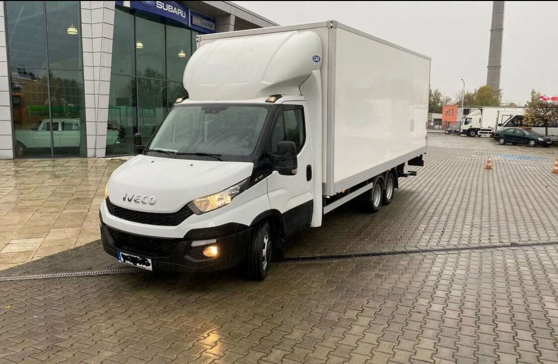 Iveco Daily 35C18 35C180 / Container / Veldhuizen Trailer / KAT. B+E - Furgonas su krovinių dėže: foto 1 Iveco Daily 35C18 35C180 / Container / Veldhuizen Trailer / KAT. B+E - Furgonas su krovinių dėže: foto 1