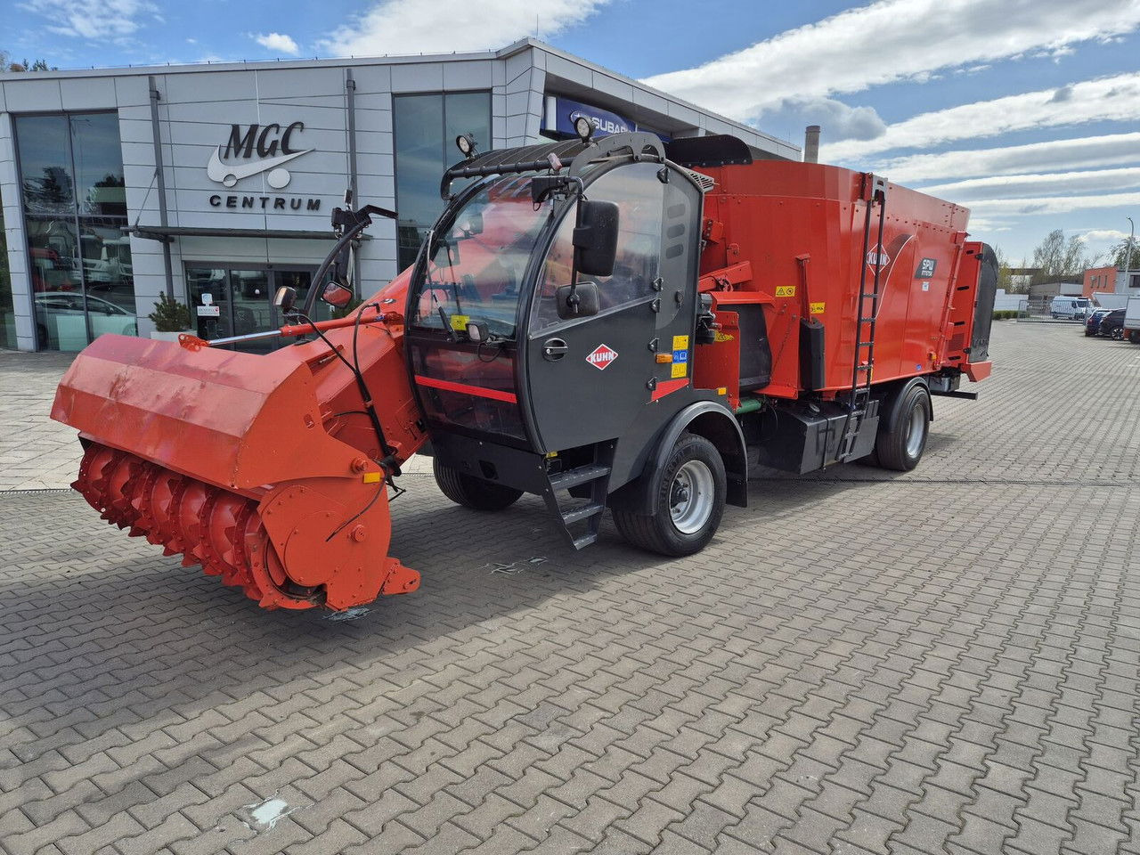 Kuhn SPW 22 Intense /feed wagon/ 1 Owner / NEW Service SPW 22 Intense /feed wago - Pašarų maišytuvas: foto 2 Kuhn SPW 22 Intense /feed wagon/ 1 Owner / NEW Service SPW 22 Intense /feed wago - Pašarų maišytuvas: foto 2