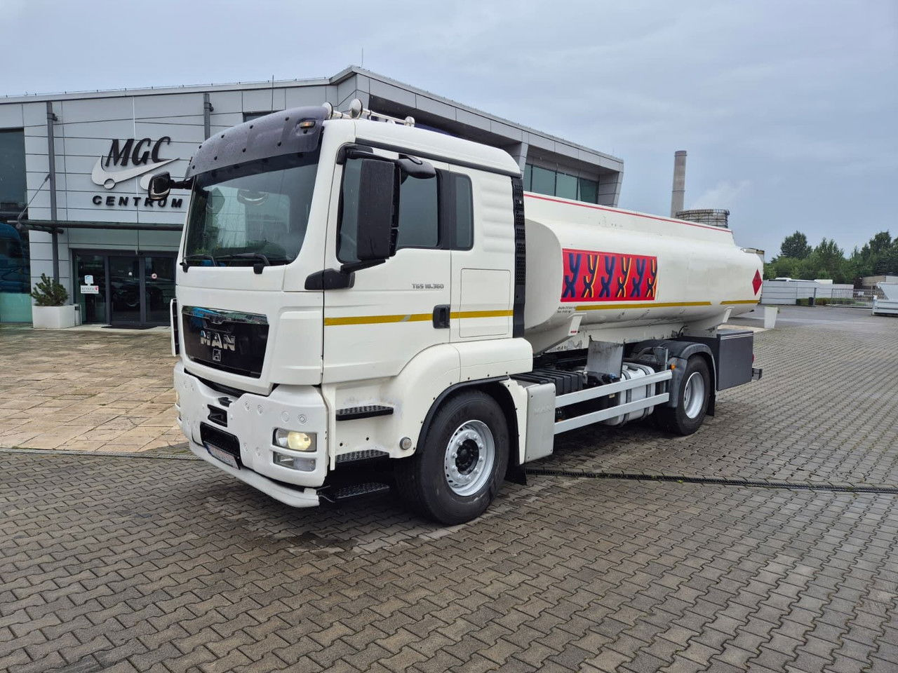 MAN TGS 18.360 OIL Transport / Good Condition - Autocisterna: foto 2 MAN TGS 18.360 OIL Transport / Good Condition - Autocisterna: foto 2