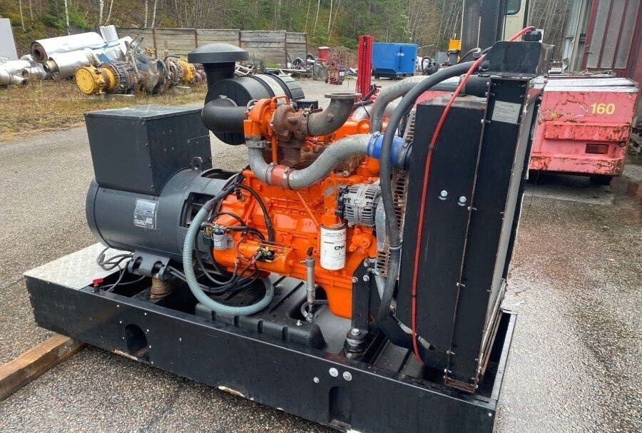 Mecc Alte ECP34 2S4 - Iveco Engine,126kVA,New oils - Variklis - Statybinė technika: foto 2 Mecc Alte ECP34 2S4 - Iveco Engine,126kVA,New oils - Variklis - Statybinė technika: foto 2
