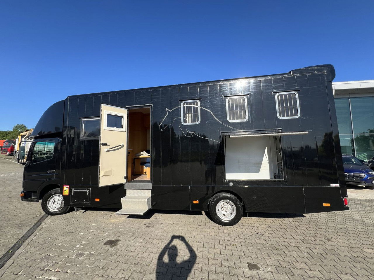 Mercedes-Benz Atego 815 For 4 horses + 3 people / like camper - Sunkvežimis žirgams vežti: foto 2 Mercedes-Benz Atego 815 For 4 horses + 3 people / like camper - Sunkvežimis žirgams vežti: foto 2
