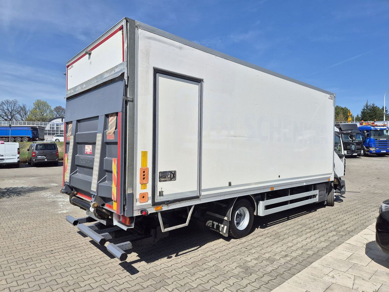 Renault D Gama 12.220 / LOW KM / Euro6 - Furgonas sunkvežimis: foto 5 Renault D Gama 12.220 / LOW KM / Euro6 - Furgonas sunkvežimis: foto 5
