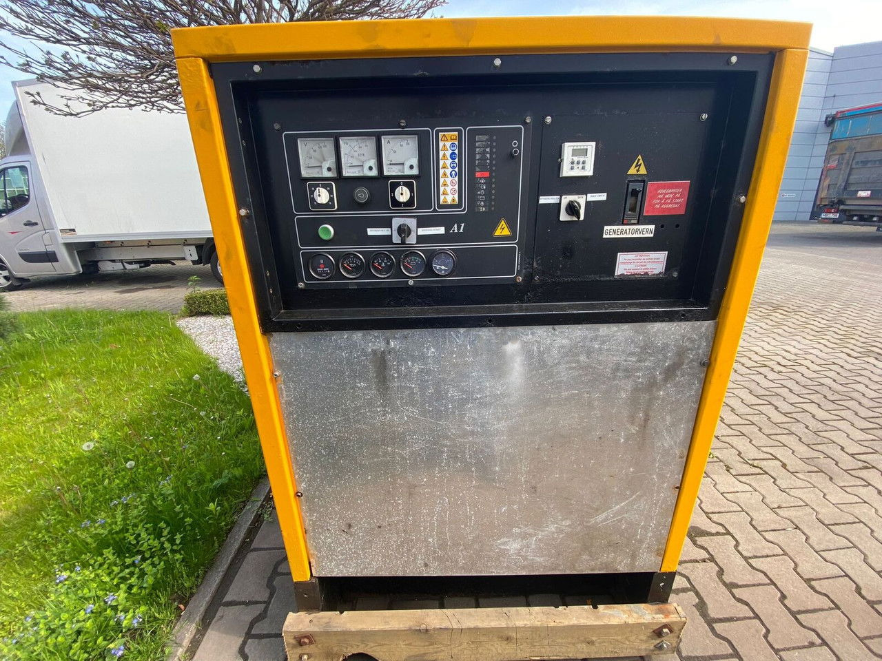 SDMO NS 60 W M, Silent generator 60kVA, 48KW NS 60 W M, Silent generator 60kVA, - Elektrinis generatorius: foto 3 SDMO NS 60 W M, Silent generator 60kVA, 48KW NS 60 W M, Silent generator 60kVA, - Elektrinis generatorius: foto 3