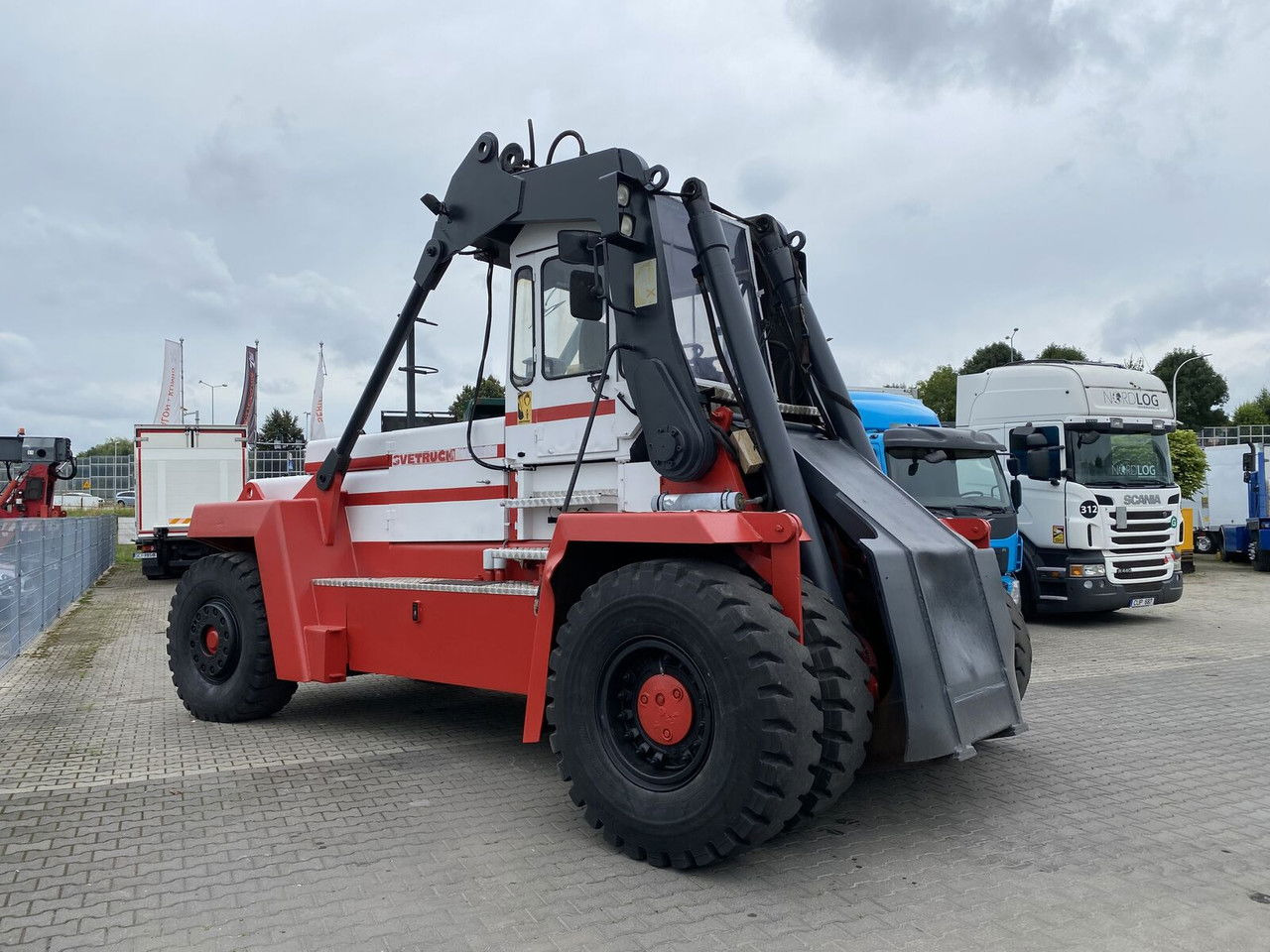 Svetruck TMF 12/9 HB / 1 Owner / Reach Stacker / Elme Sprea DER - Šakinis krautuvas: foto 1 Svetruck TMF 12/9 HB / 1 Owner / Reach Stacker / Elme Sprea DER - Šakinis krautuvas: foto 1