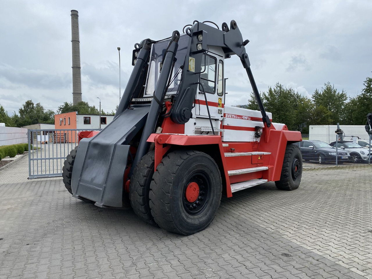 Svetruck TMF 12/9 HB / 1 Owner / Reach Stacker / Elme Sprea DER - Šakinis krautuvas: foto 4 Svetruck TMF 12/9 HB / 1 Owner / Reach Stacker / Elme Sprea DER - Šakinis krautuvas: foto 4