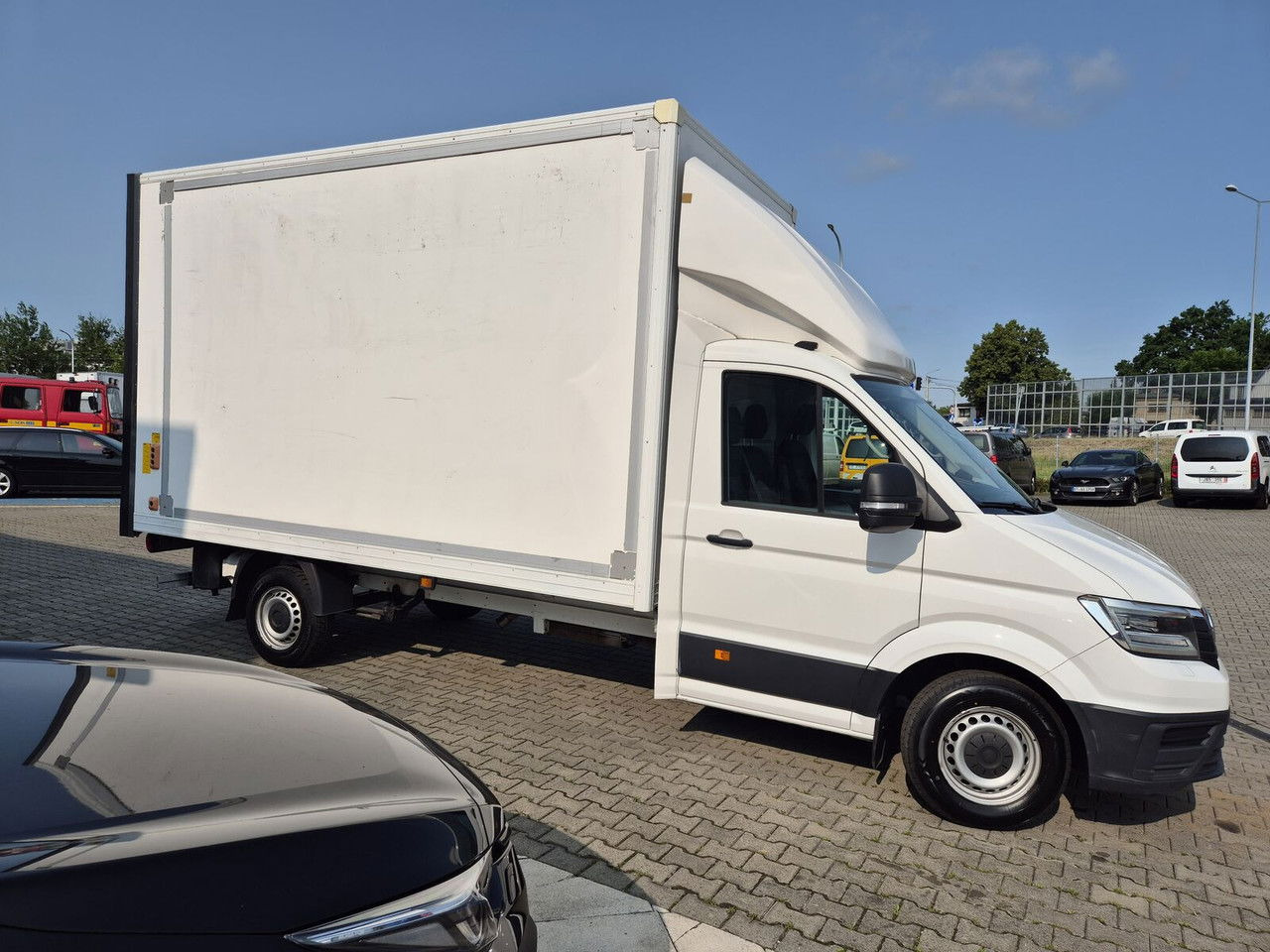 Volkswagen Crafter 2.0 TDI 177HP / High Container / Lift 750KG / Super Cond - Furgonas su krovinių dėže: foto 2 Volkswagen Crafter 2.0 TDI 177HP / High Container / Lift 750KG / Super Cond - Furgonas su krovinių dėže: foto 2