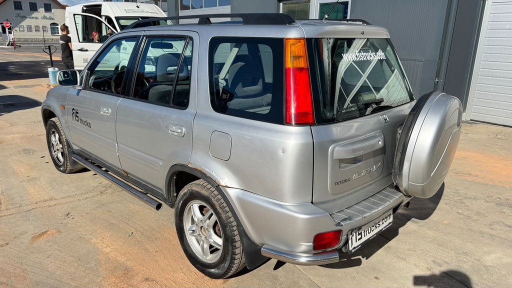 Honda CRV 2.0 - Petrol - AIR Condition - 5 Doors - Visureigis: foto 5 Honda CRV 2.0 - Petrol - AIR Condition - 5 Doors - Visureigis: foto 5