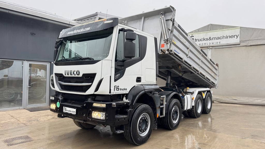 Interior photo 1: Savivartis sunkvežimis Iveco Trakker 460 8x4 meiller tipper - euro 6 Interior photo 1: Savivartis sunkvežimis Iveco Trakker 460 8x4 meiller tipper - euro 6