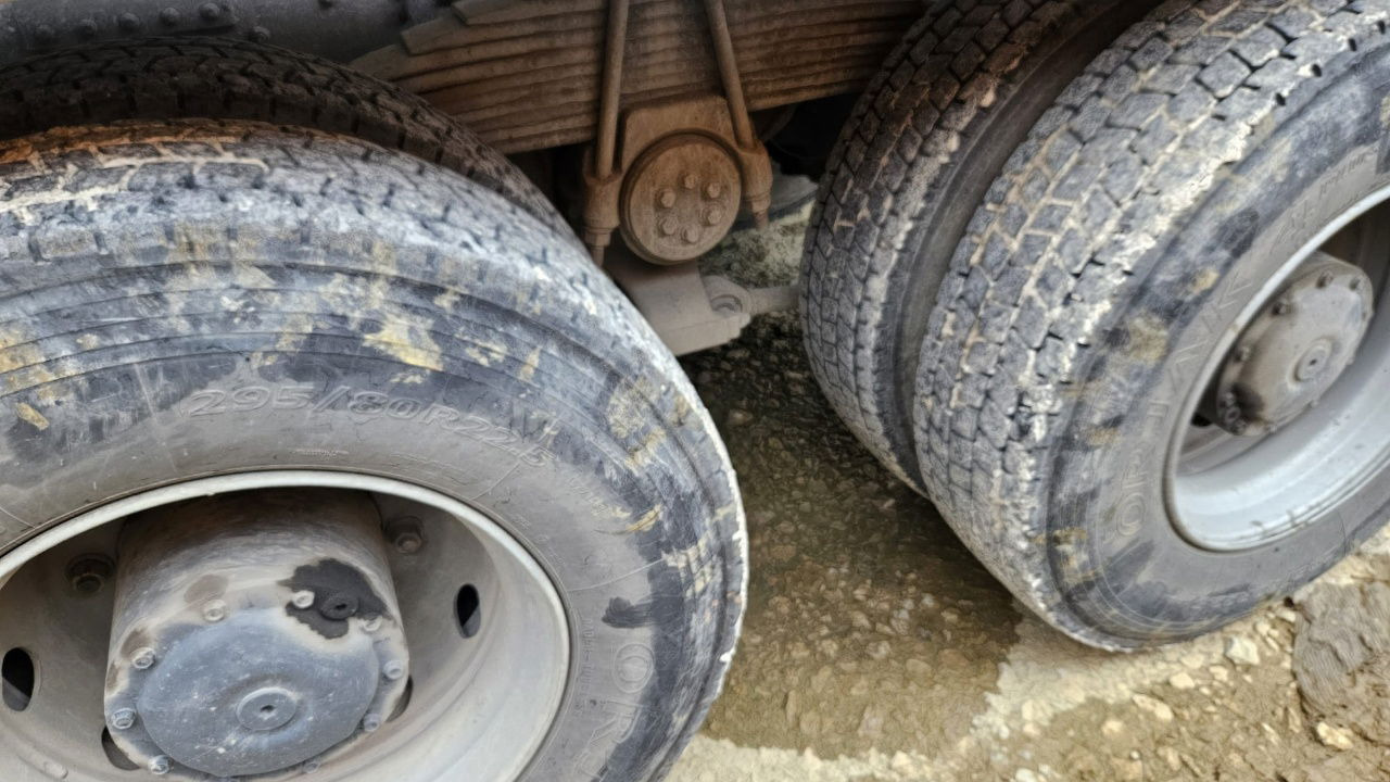 MAN FE 410A 6x4 mixer - 7m3 - euro 3 - Betonvežis: foto 4 MAN FE 410A 6x4 mixer - 7m3 - euro 3 - Betonvežis: foto 4