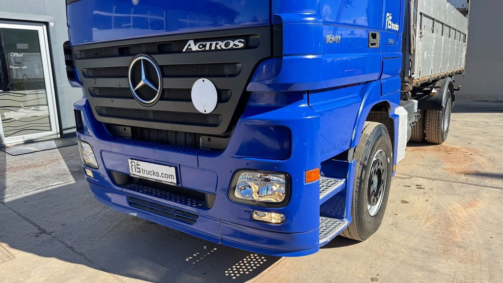 Mercedes-Benz Actros 1841 L 4x2 tipper - tarpaulin - euro 5 - Savivartis sunkvežimis: foto 2 Mercedes-Benz Actros 1841 L 4x2 tipper - tarpaulin - euro 5 - Savivartis sunkvežimis: foto 2