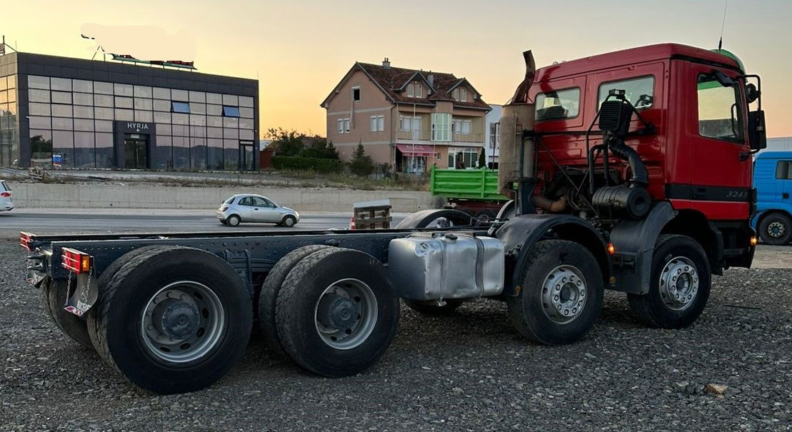 Mercedes-Benz Actros 3243 8x4 chassis - retarder - Važiuoklės sunkvežimis: foto 4 Mercedes-Benz Actros 3243 8x4 chassis - retarder - Važiuoklės sunkvežimis: foto 4