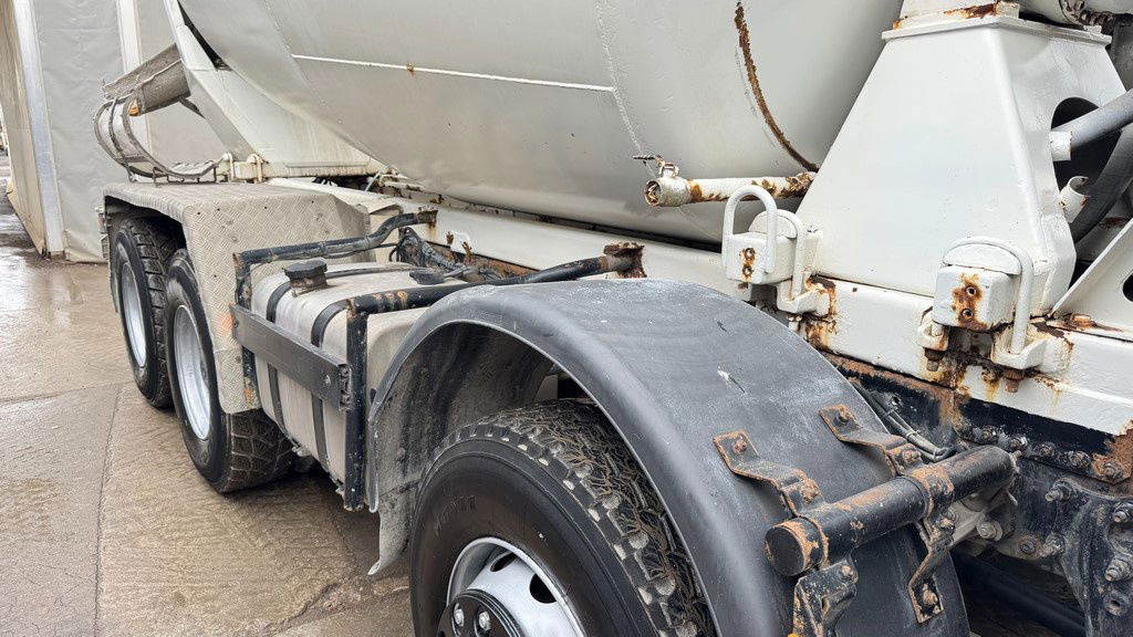 Mercedes-Benz Actros 3536 8x4 stetter schwing mixer 9m3 - Betonvežis: foto 5 Mercedes-Benz Actros 3536 8x4 stetter schwing mixer 9m3 - Betonvežis: foto 5