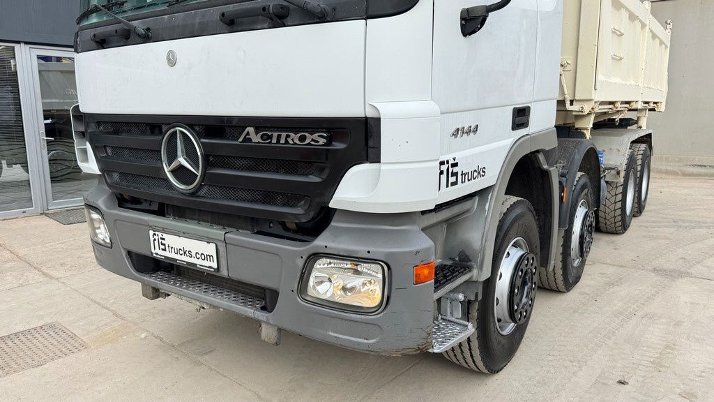 Mercedes-Benz Actros 4144 K 8x4 3 sided tipper - 1st owner - Savivartis sunkvežimis: foto 2 Mercedes-Benz Actros 4144 K 8x4 3 sided tipper - 1st owner - Savivartis sunkvežimis: foto 2