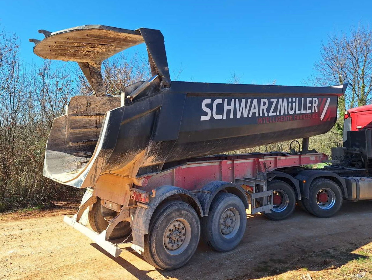 Schwarzmüller SMK10VLN Tipper Trailer - 2 Axle - 24m3 - Savivartis puspriekabė: foto 5 Schwarzmüller SMK10VLN Tipper Trailer - 2 Axle - 24m3 - Savivartis puspriekabė: foto 5