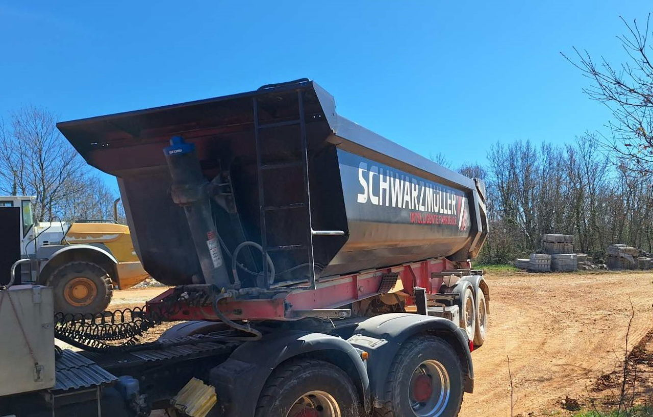 Schwarzmüller SMK10VLN Tipper Trailer - 2 Axle - 24m3 - Savivartis puspriekabė: foto 3 Schwarzmüller SMK10VLN Tipper Trailer - 2 Axle - 24m3 - Savivartis puspriekabė: foto 3